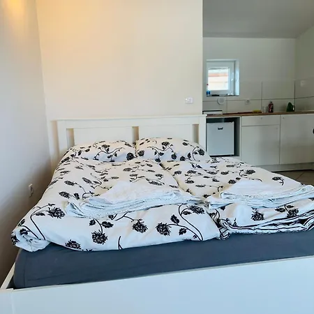 Bright Side Apartment *