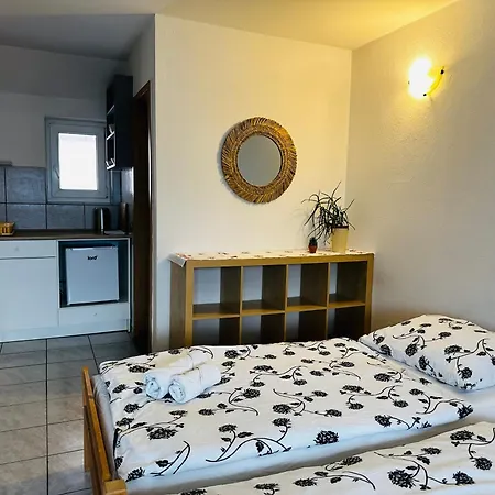 Bright Side Apartment *