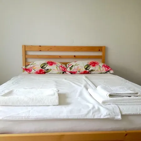 Bright Side Apartment *