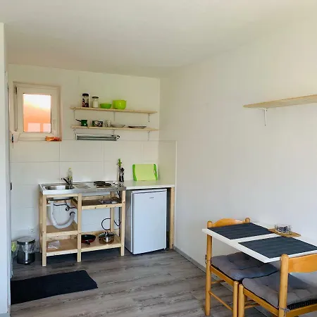 Bright Side Apartment *