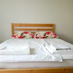 Bright Side Apartment *