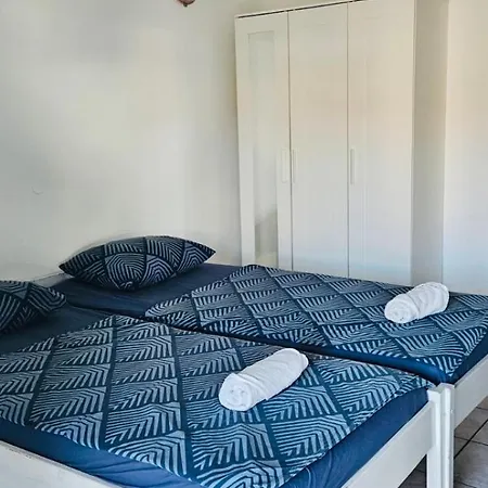 Bright Side Apartment *